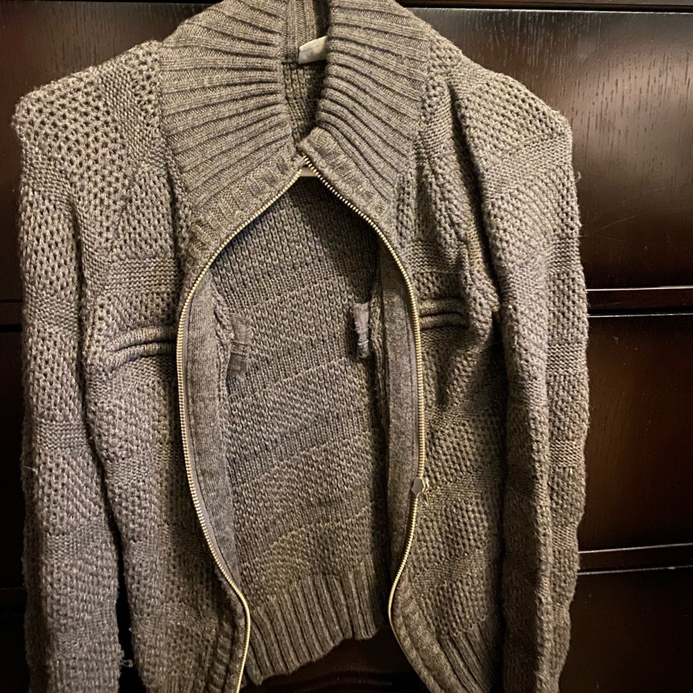Grey sweater from the buckle size L w/zipper